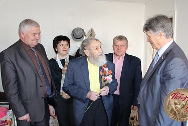 Помнить заслуги старшего поколения